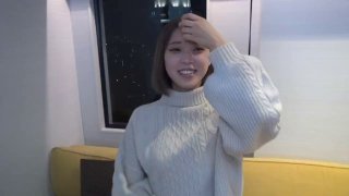 姐妹花没钱交房租勾搭房东啪啪啪，全程露脸口交大鸡巴吸蛋蛋，让大哥在镜头前后入轮草抽插无套射进骚逼里