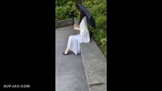 曹彰淫荡女主播被房东的黑屌怒射丝袜美足